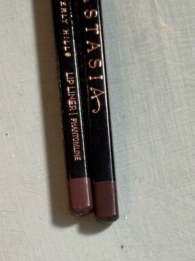 Anastasia Velvety Matte precision lip liner - 1 Liner Phantomline deep brown